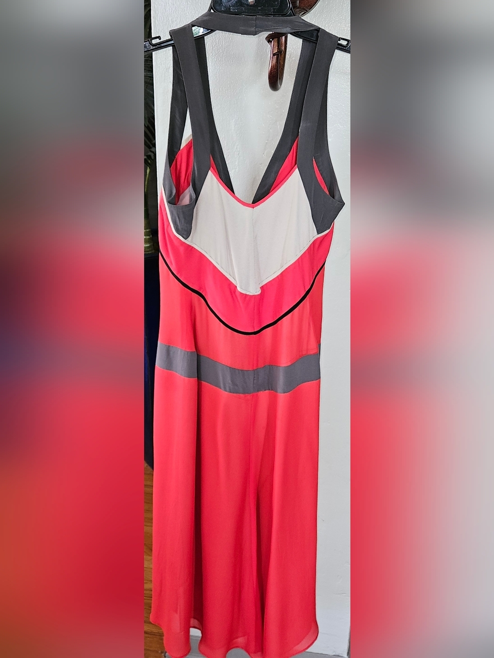 Knee-Length Dress - Picture 4 of 11